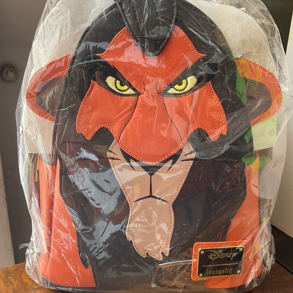 Loungefly The Lion King  COSPLAY SCAR ‘’’ 2021  RETIRED  NWT